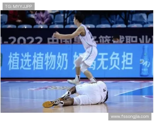 南京网球队状态引发热议球迷对表现和战术展开激烈讨论